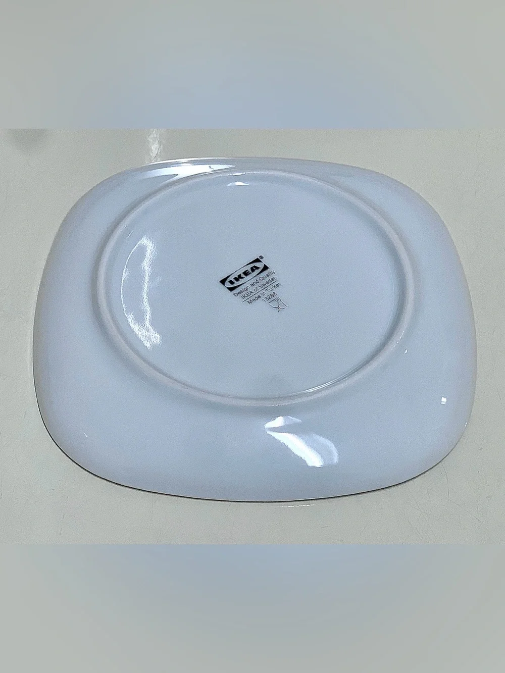 White IKEA VARDERA 13286 Soft Angle Square Dinner Plate